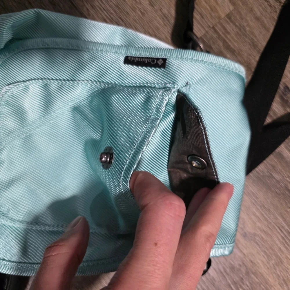 Columbia Teal Blue Crossbody Travel Bag‎ Small Messenger Pouch Adjustable Strap